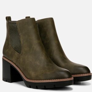 Naturalizer Madalynn Gore Water Repellent Block Heel Booties Moss Green 9.5 NWT